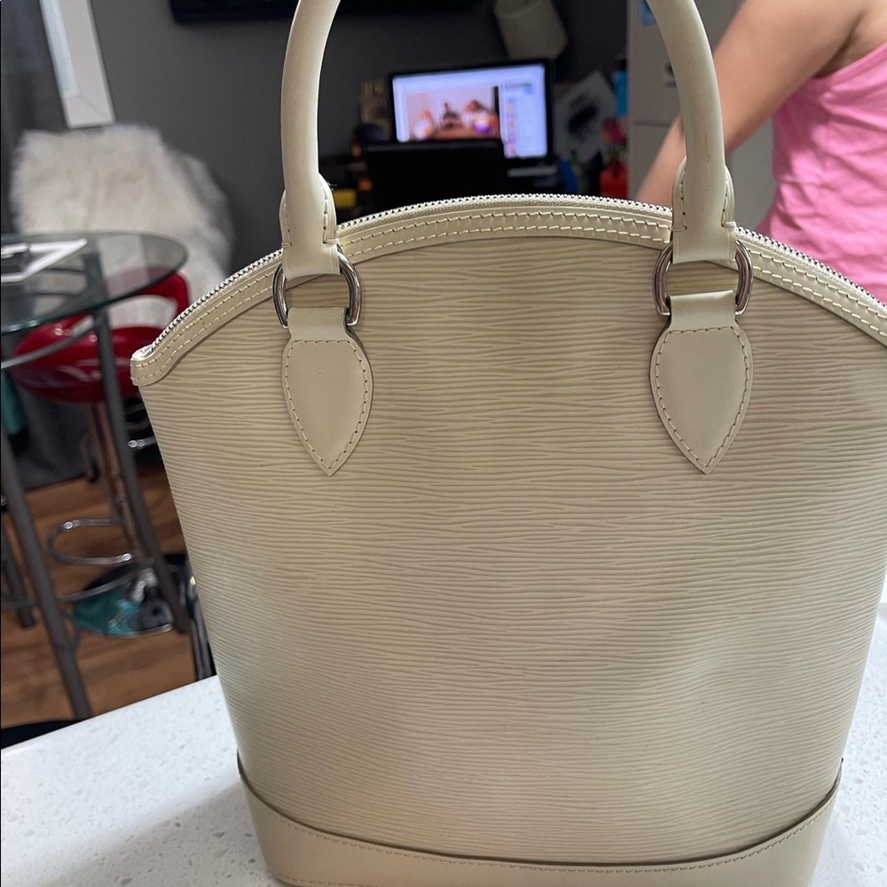 Authentic louis vuitton epi bags - Picture 4 of 4